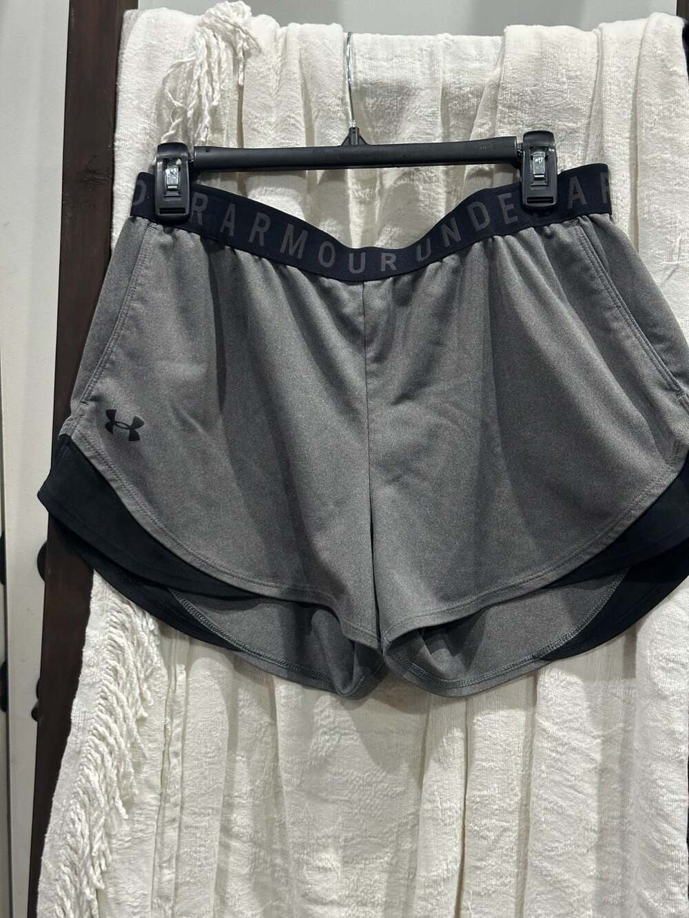 Under Armour Play Up 3.0 Shorts Size LG Gray Black Athletic
